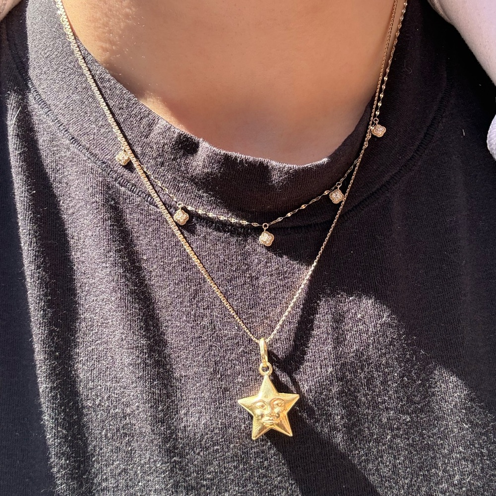 18K Solid Gold Vintage Star Face Pendant Charm - Picture 6 of 8